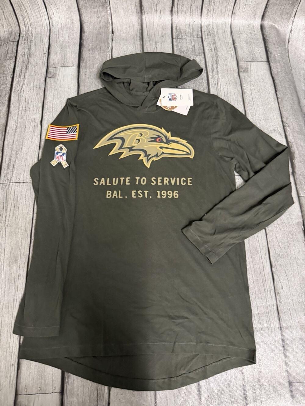 NWT Men’s Nike Baltimore Ravens Salute To Service Hoodie Dri Fit Tee Medium